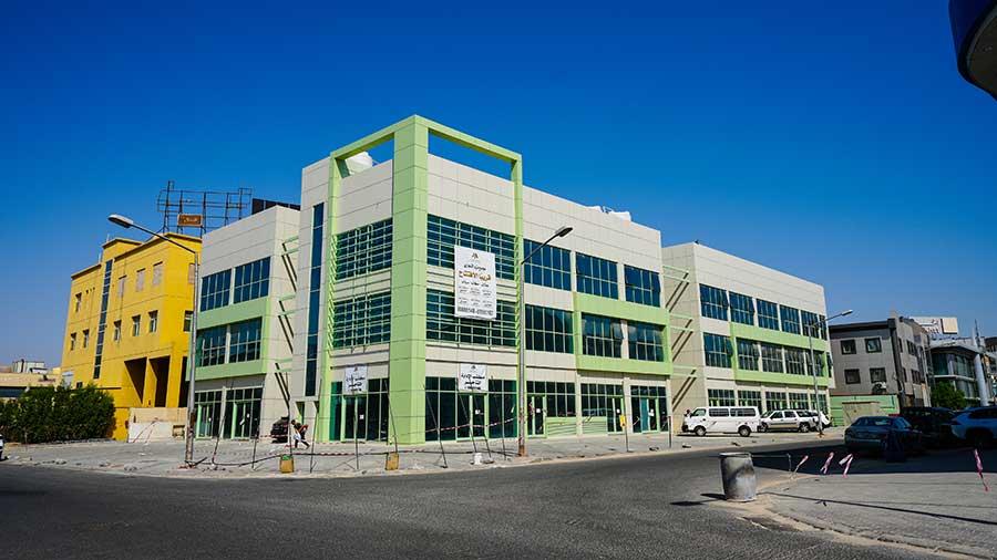 محلات تجارية بمساحات متعددة - مجمع مزد التجاري بالشويخ